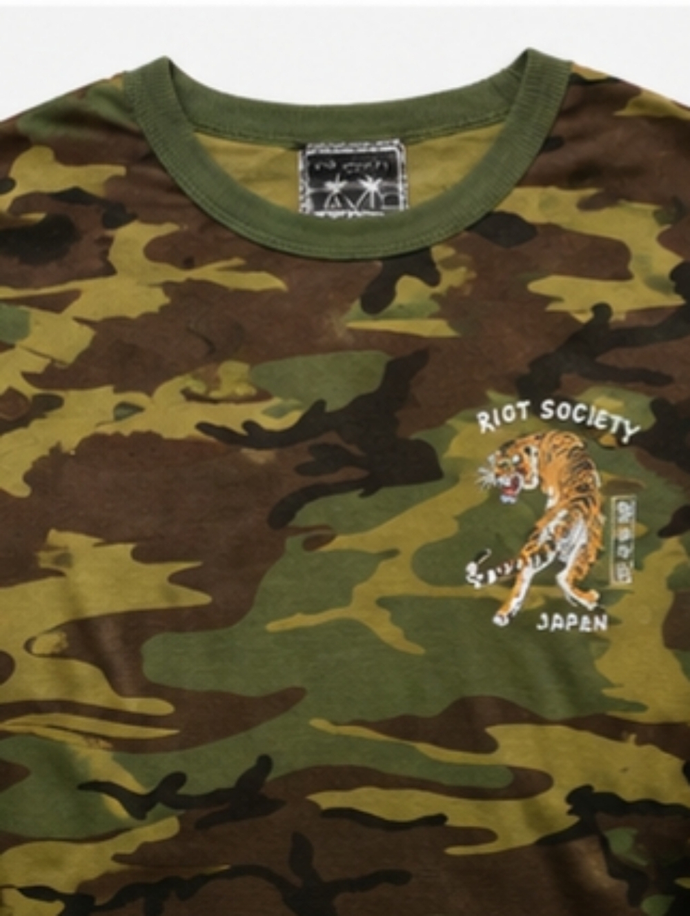 Riot Society Japan Camo Long-Sleeve Tee - Green Tiger Graphic - Picture 4 of 6